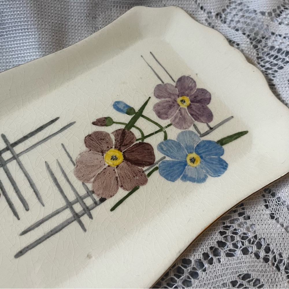 Vintage Floral Tray - Picture 3 of 10